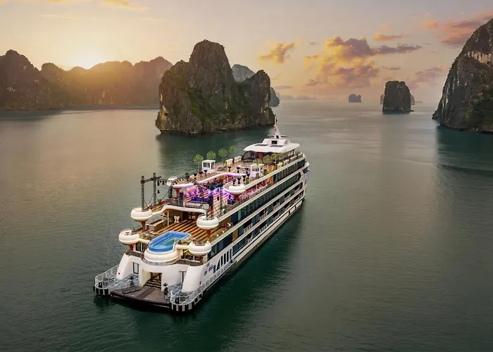  Luna Cruise Luxury Bay 5*