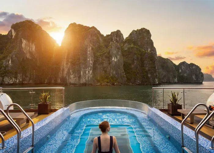 Luna Cruise Luxury Bay 5* Ha Long