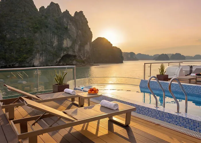 Luna Cruise Luxury Bay  5*