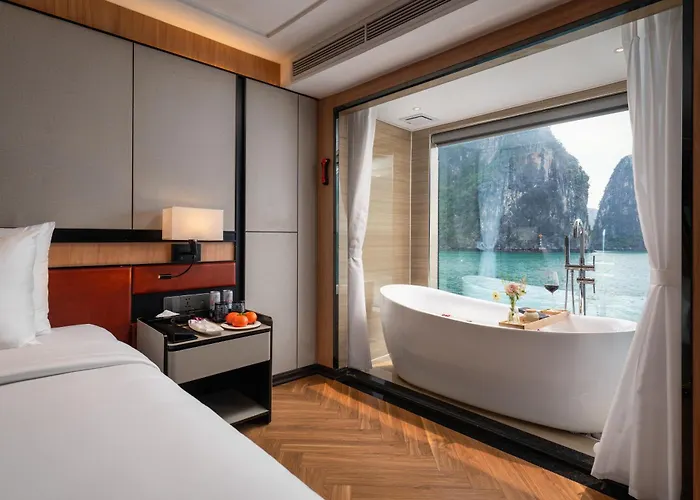 Luna Cruise Luxury Bay 5*