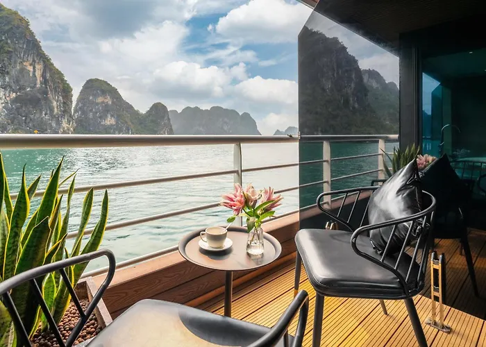 Luna Cruise Luxury Bay  Ha Long