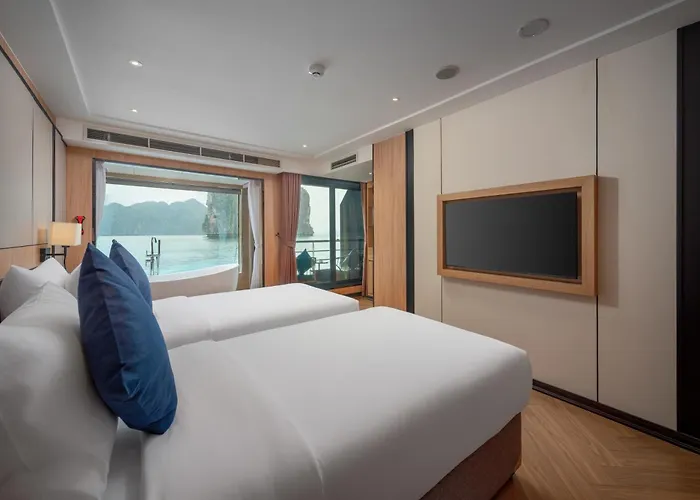 Luna Cruise Luxury Bay