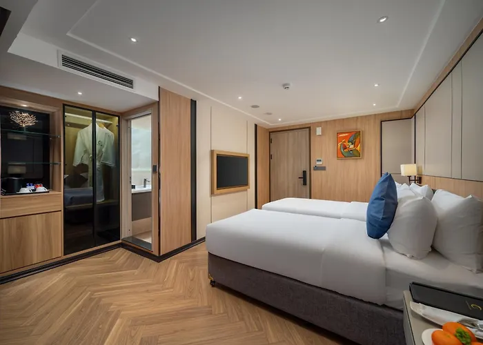 Luna Cruise Luxury Bay 