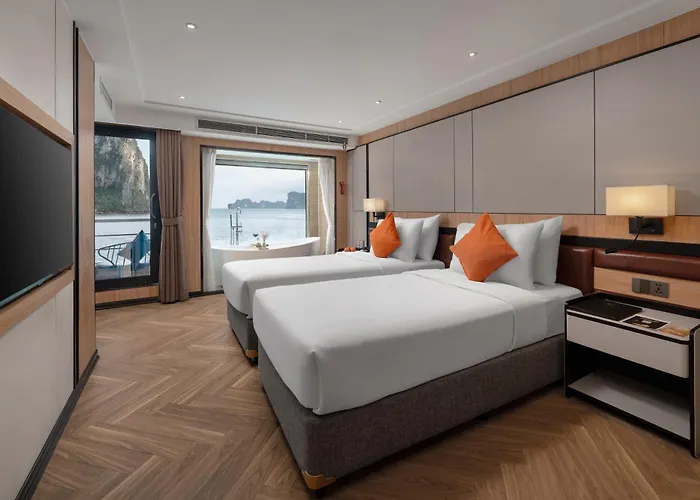  Luna Cruise Luxury Bay