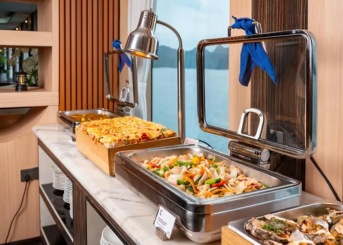 Luna Cruise Luxury Bay 