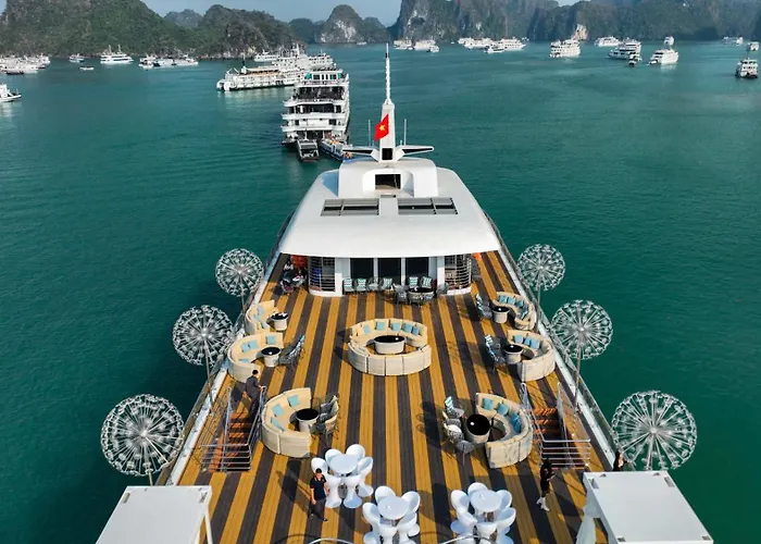  Luna Cruise Luxury Bay
