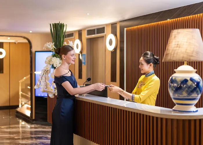 Luna Cruise Luxury Bay