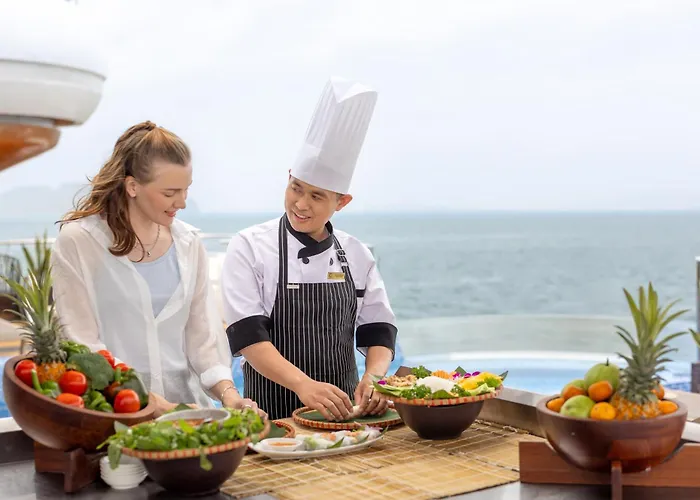  Luna Cruise Luxury Bay 5*